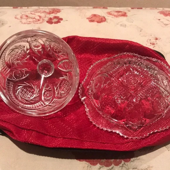 VINTAGE GLASS COVERED DISH - Picture 5 of 8